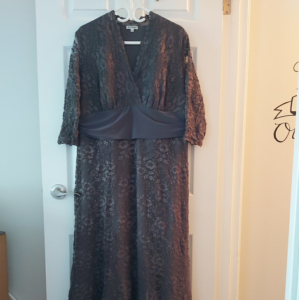A beautiful Kiyonna dress